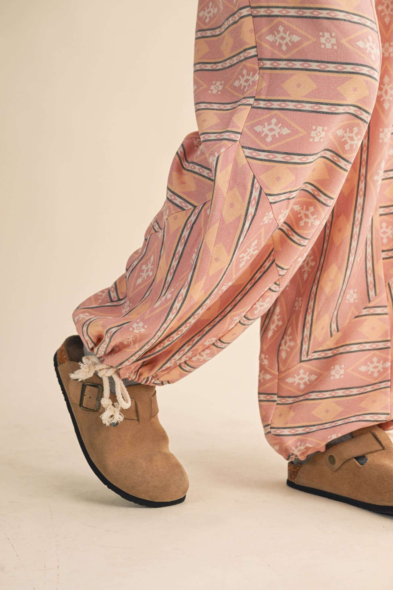 AZTEC PRINT PARACHUTE PANTS