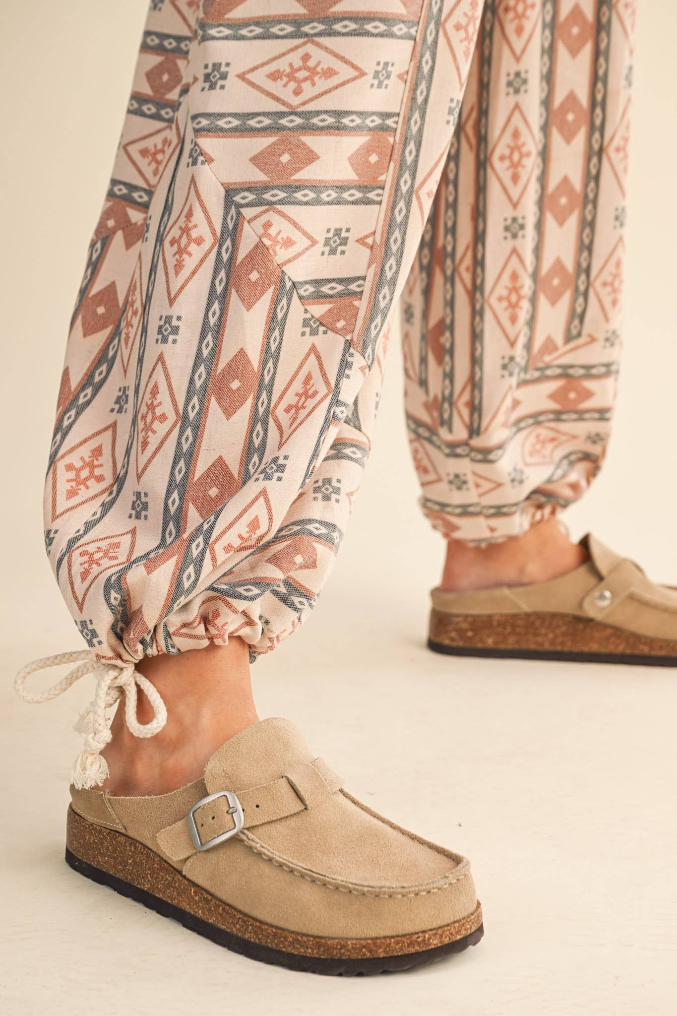 AZTEC PRINT PARACHUTE PANTS