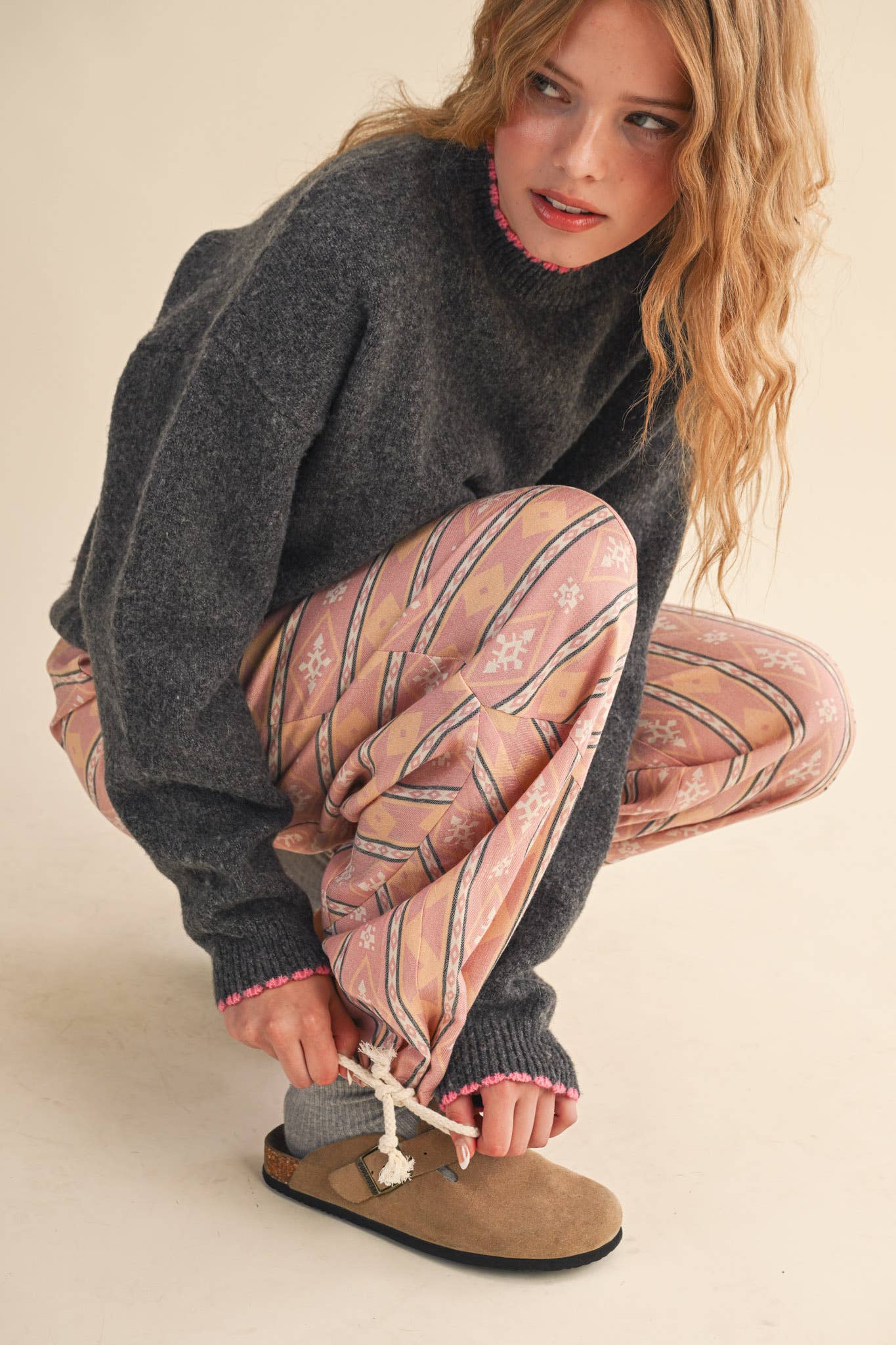 AZTEC PRINT PARACHUTE PANTS